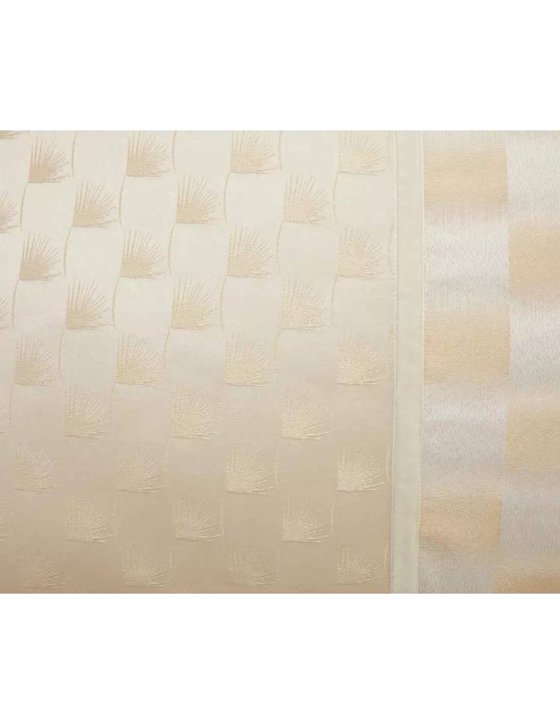 Coussin Kaede Ikat naturel, K3 design by Kenzo Takada Coussin Kaede Ikat Naturel, K3 Design By Kenzo Takada -Deco En Ligne Magasin coussin kaede ikat naturel k3 design by kenzo takada 1