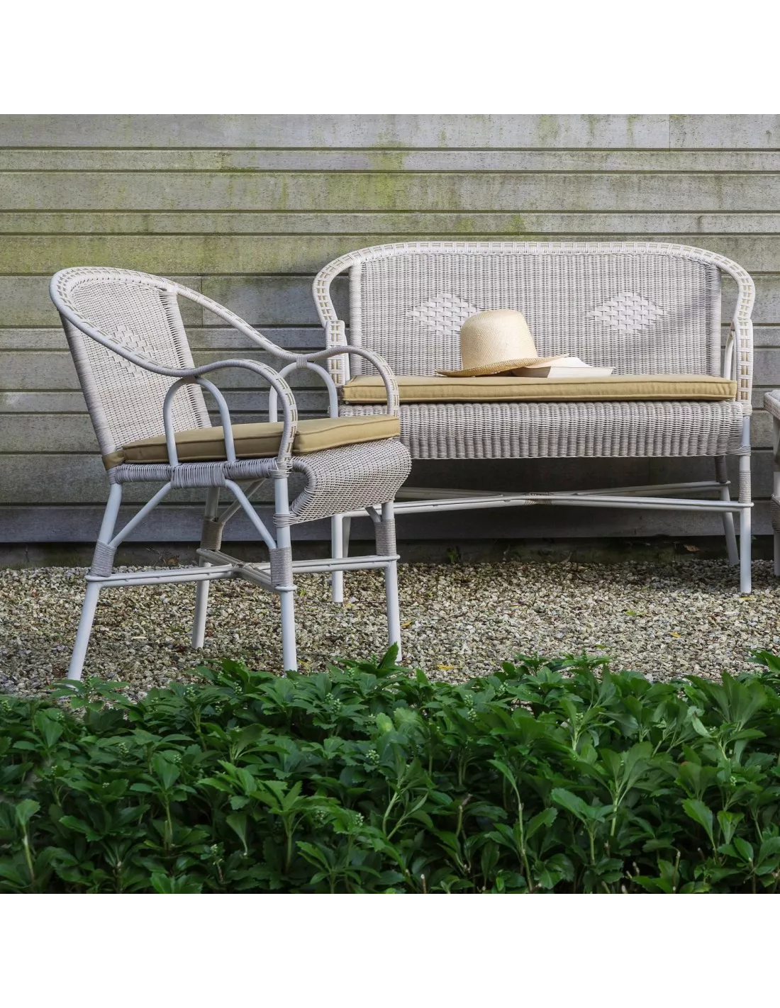 Fauteuil Provence résine + coussin, KOK Maison Fauteuil Provence Résine + Coussin, KOK Maison -Deco En Ligne Magasin fauteuil provence resine coussin kok maison 2