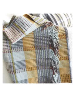 Plaid Tasara Ochre Woven, Designers Guild -Deco En Ligne Magasin plaid tasara ochre woven designers guild 2
