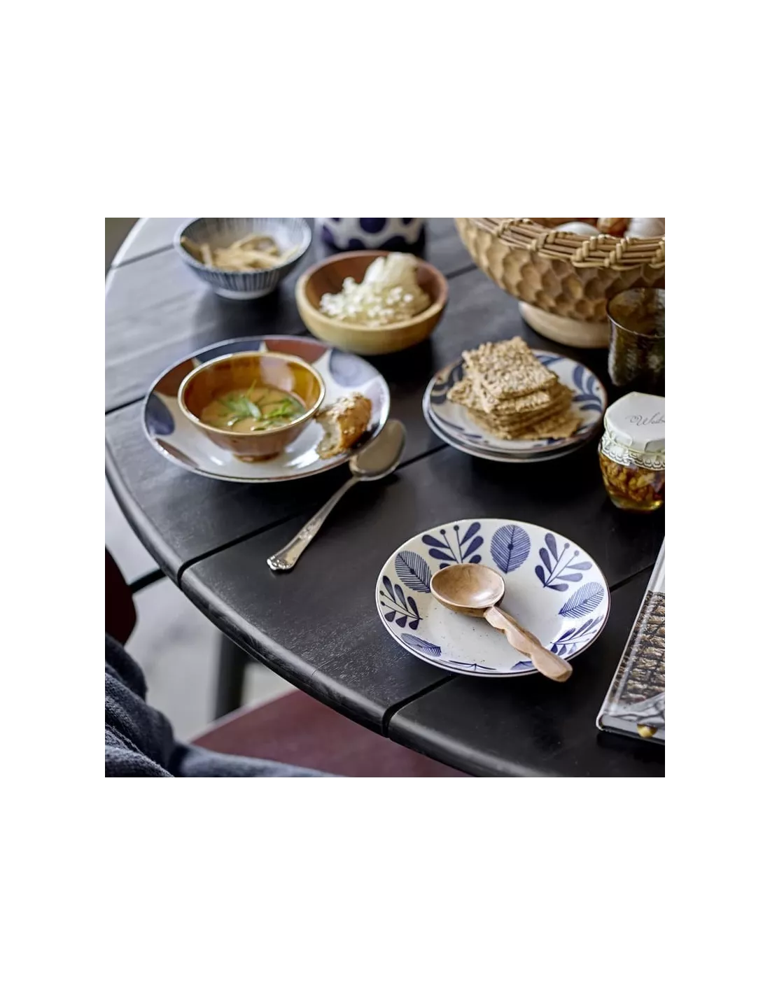 Table à manger ronde noire Lope, Bloomingville Table à Manger Ronde Noire Lope, Bloomingville -Deco En Ligne Magasin table a manger ronde noire lope bloomingville 1