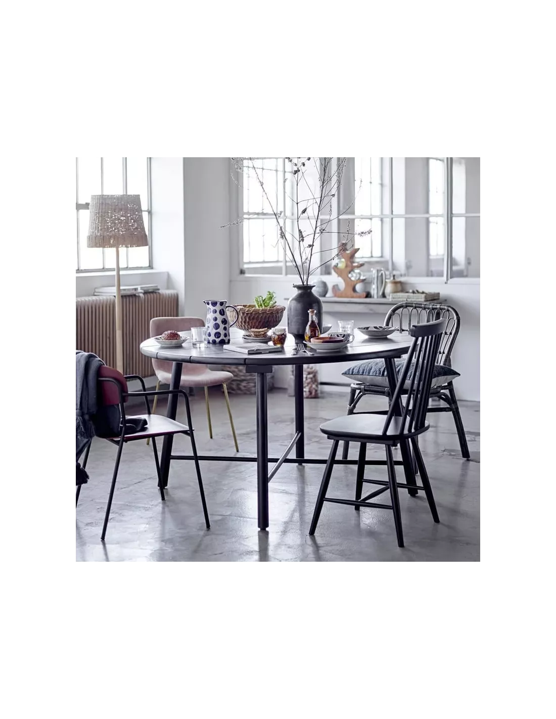 Table à manger ronde noire Lope, Bloomingville Table à Manger Ronde Noire Lope, Bloomingville -Deco En Ligne Magasin table a manger ronde noire lope bloomingville 2